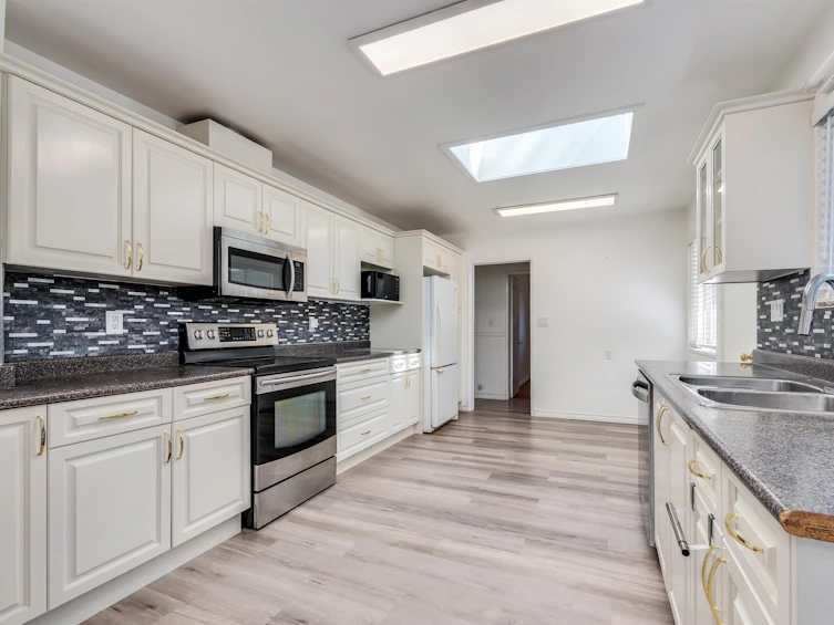 760 Grover Avenue, Coquitlam, BC, V3J 3C8 - 6