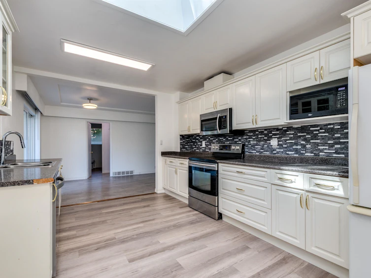 760 Grover Avenue, Coquitlam, BC, V3J 3C8 - 8