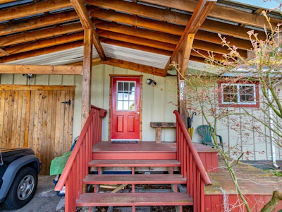 1052 Como Lake Avenue - 2