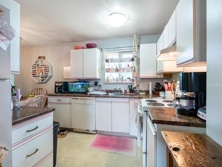 1052 Como Lake Avenue, Coquitlam, BC, V3J 3N8 - 30