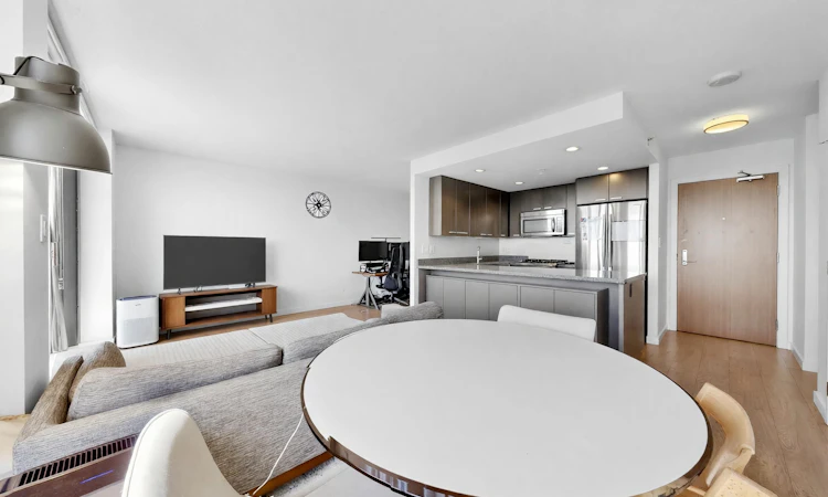 1802-2232 Douglas Road