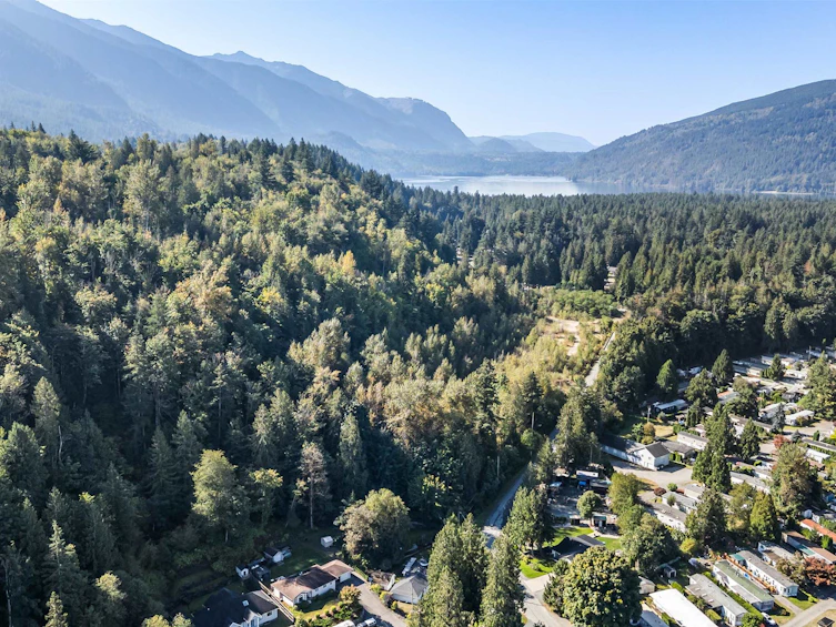 45942 Sleepy Hollow Road, Cultus Lake, BC, V2R 5A8 - 37