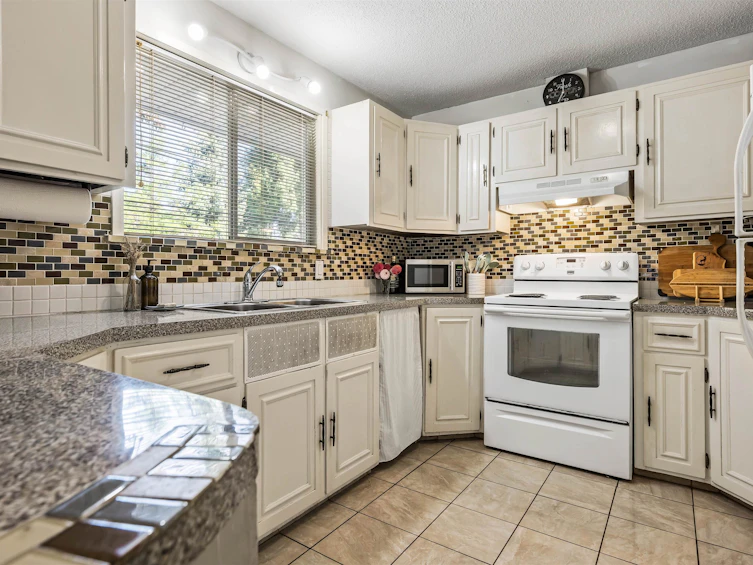 45942 Sleepy Hollow Road, Cultus Lake, BC, V2R 5A8 - 14