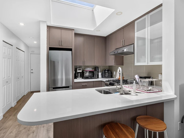 401-688 E 16th Avenue, Vancouver, BC, V5T 2V4 - 2