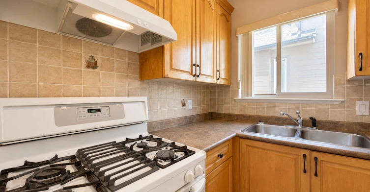 15773 82a Avenue, Surrey, BC, V4N 0R6 - 9