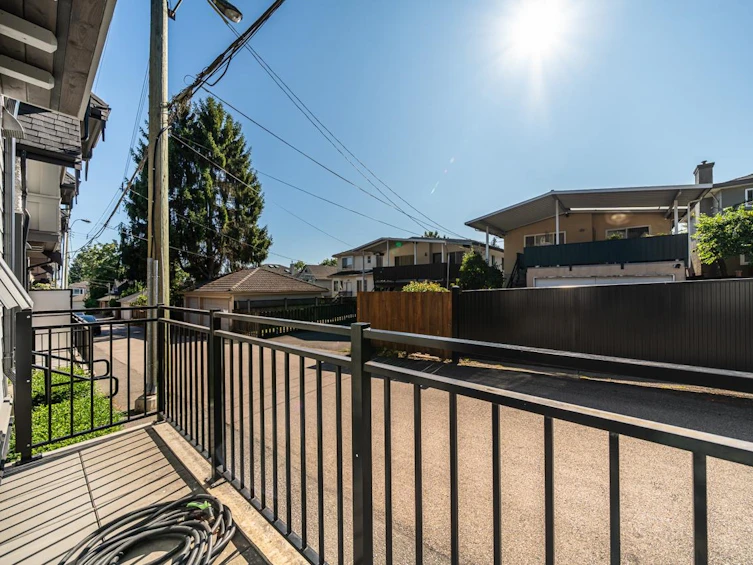 1038 Park Drive, Vancouver, BC, V6P 0H9 - 29