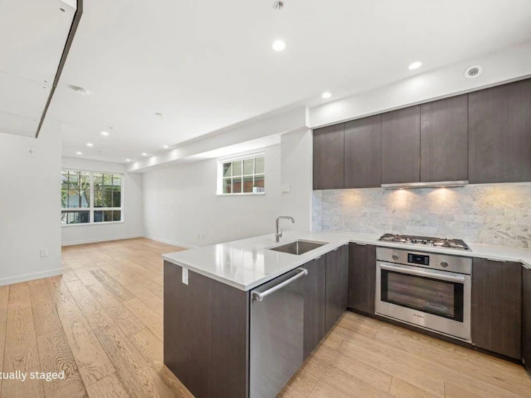 1038 Park Drive, Vancouver, BC, V6P 0H9 - 2