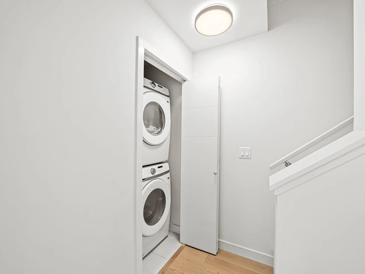 1038 Park Drive, Vancouver, BC, V6P 0H9 - 20
