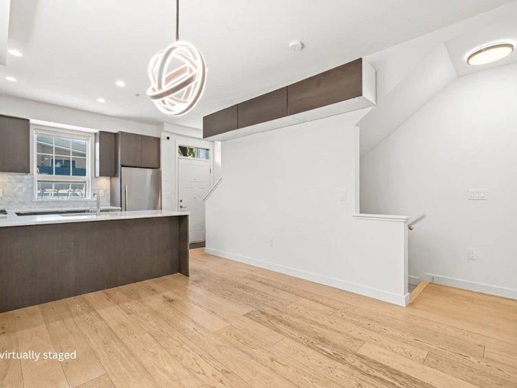 1038 Park Drive, Vancouver, BC, V6P 0H9 - 11