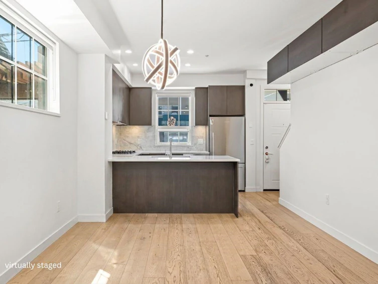 1038 Park Drive, Vancouver, BC, V6P 0H9 - 12