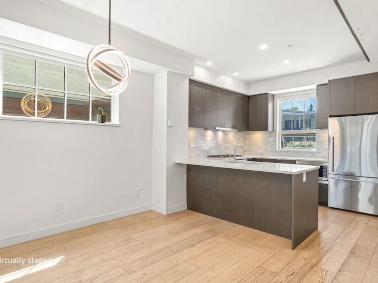 1038 Park Drive, Vancouver, BC, V6P 0H9 - 10