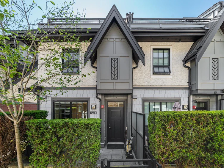 1038 Park Drive, Vancouver, BC, V6P 0H9 - 4