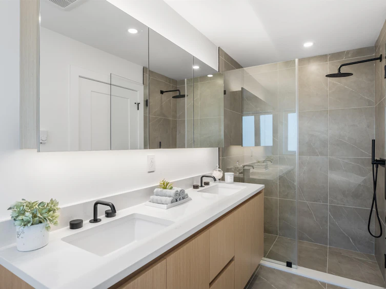 1010 W 52nd Avenue, Vancouver, BC, V6P 1H5 - 8