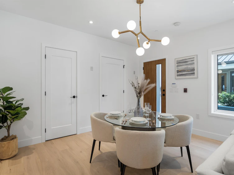 1010 W 52nd Avenue, Vancouver, BC, V6P 1H5 - 2