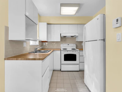 204-876 W 16th Avenue - 5