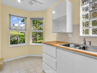 204-876 W 16th Avenue - 4