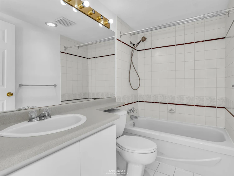 204-876 W 16th Avenue, Vancouver, BC, V5Z 1T1 - 8