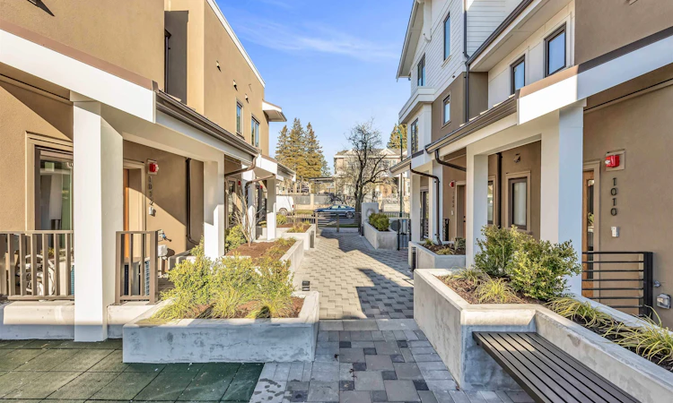 1012 W 52nd Street