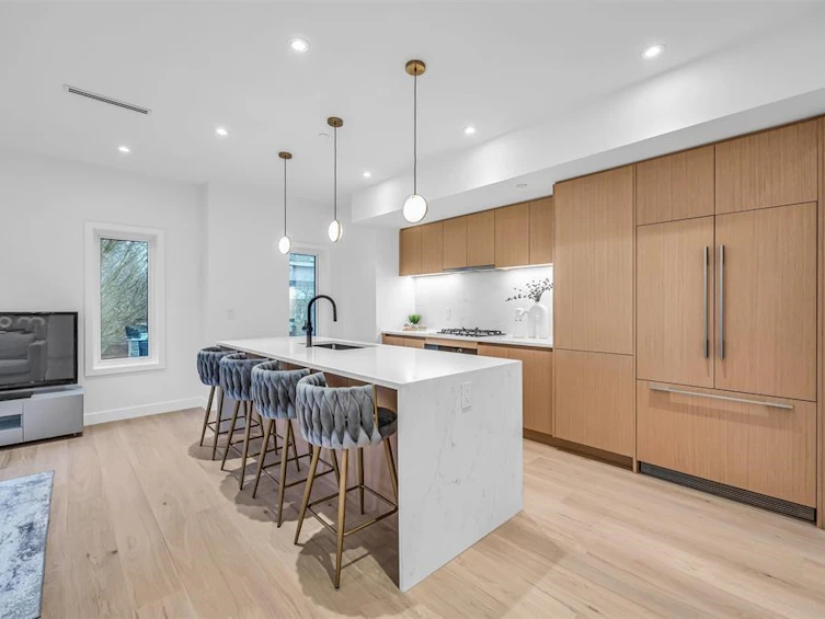 1016 W 52nd Avenue, Vancouver, BC, V6P 1H5 - 4