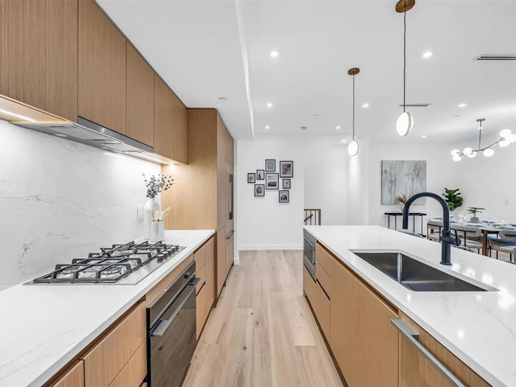 1016 W 52nd Avenue, Vancouver, BC, V6P 1H5 - 5