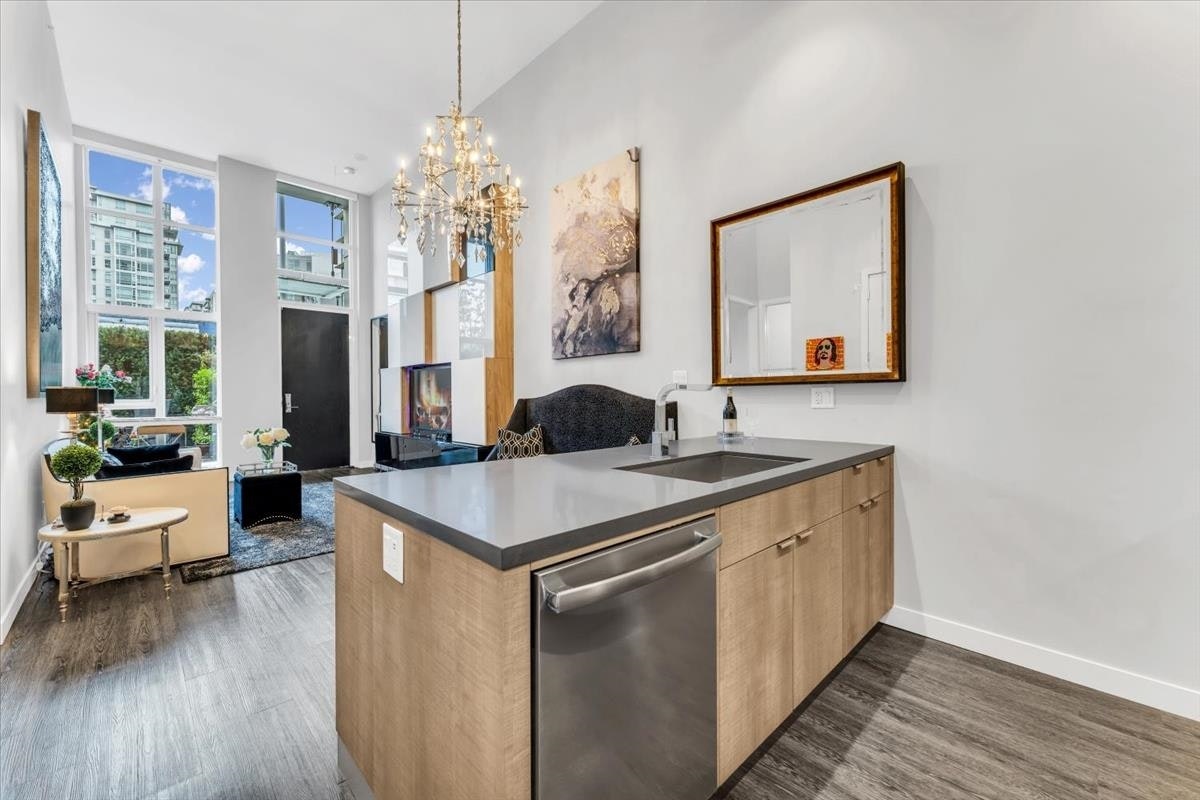 1762 Ontario Street, Vancouver, BC, V5T 0G2