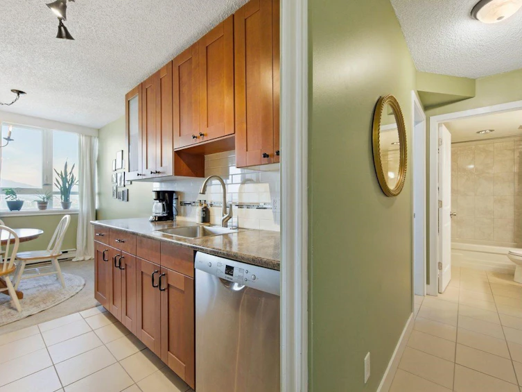 1005-4160 Sardis Street, Burnaby, BC, V5H 1K2 - 6