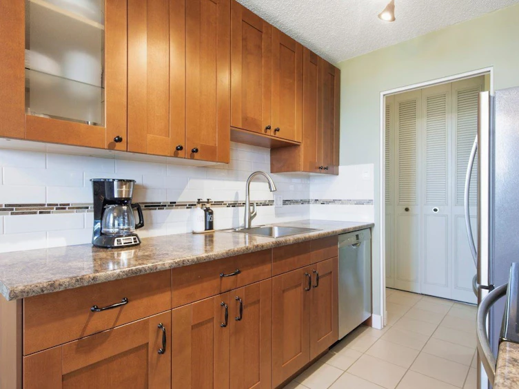 1005-4160 Sardis Street, Burnaby, BC, V5H 1K2 - 5