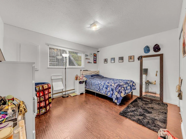 151 N Holdom Avenue, Burnaby, BC, V5B 1K2 - 20