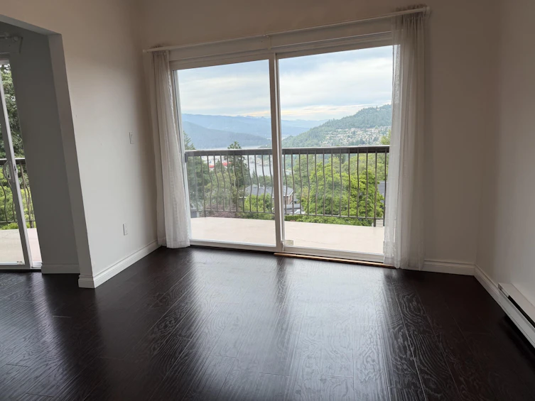 151 N Holdom Avenue, Burnaby, BC, V5B 1K2 - 12