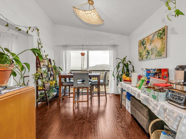 151 N Holdom Avenue, Burnaby, BC, V5B 1K2 - 11