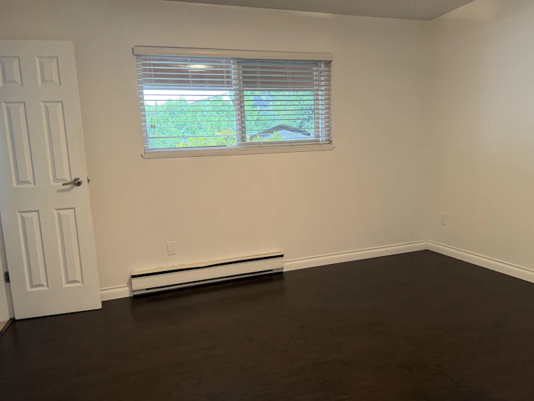 151 N Holdom Avenue, Burnaby, BC, V5B 1K2 - 18