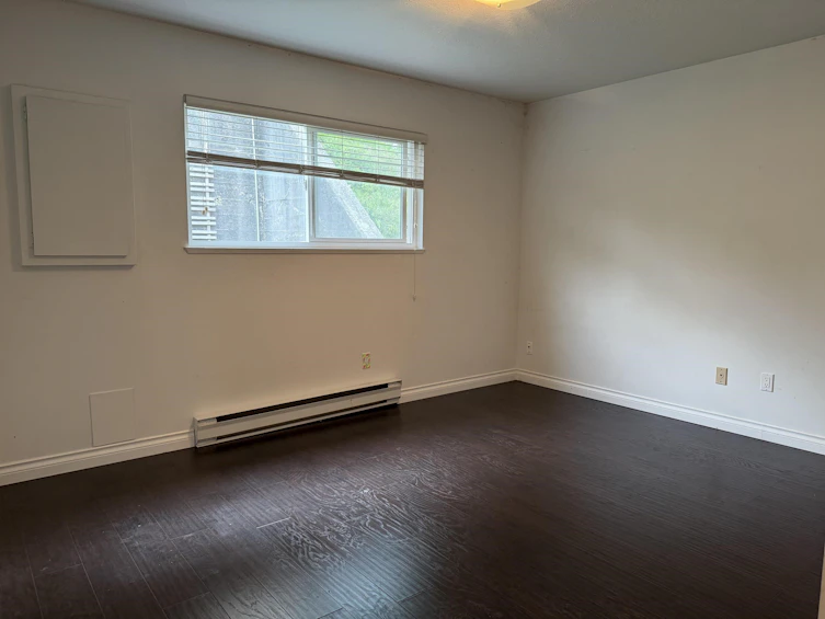 151 N Holdom Avenue, Burnaby, BC, V5B 1K2 - 21