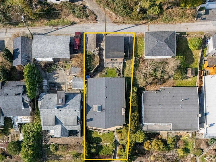 151 N Holdom Avenue, Burnaby, BC, V5B 1K2 - 7