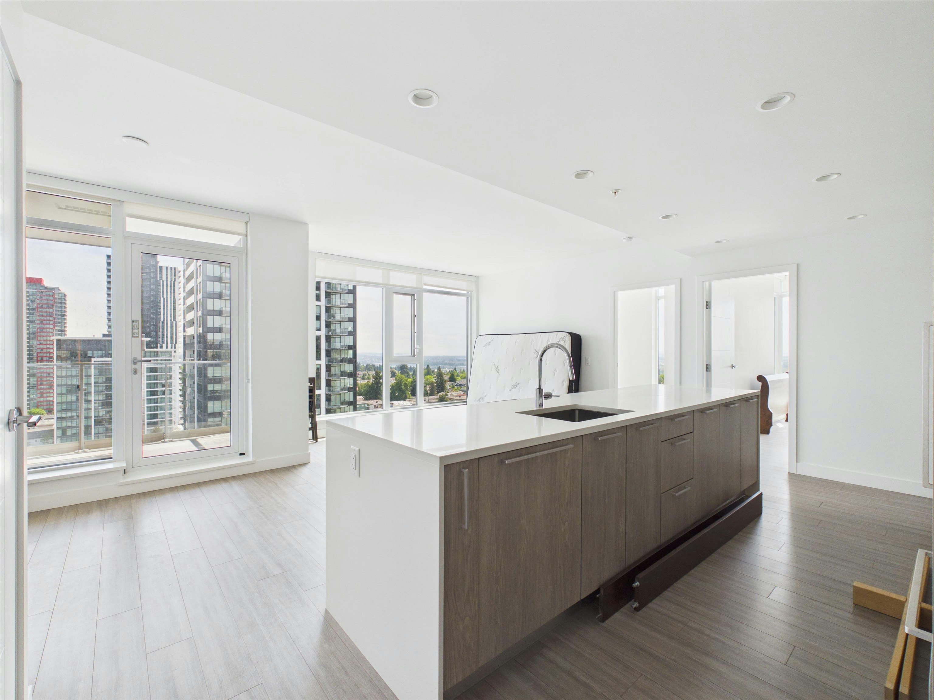 1601-6398 Silver Avenue - 4