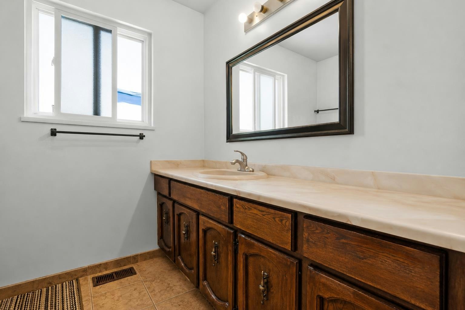 45 N Stratford Avenue, Burnaby, BC, V5B 1L1 - 14