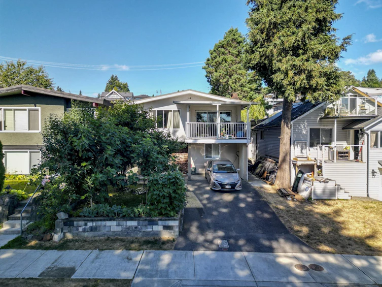 45 N Stratford Avenue, Burnaby, BC, V5B 1L1