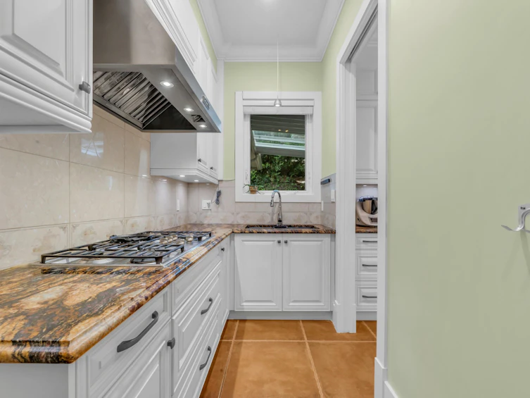 1835 Mathers Avenue, West Vancouver, BC, V7V 2G6 - 17