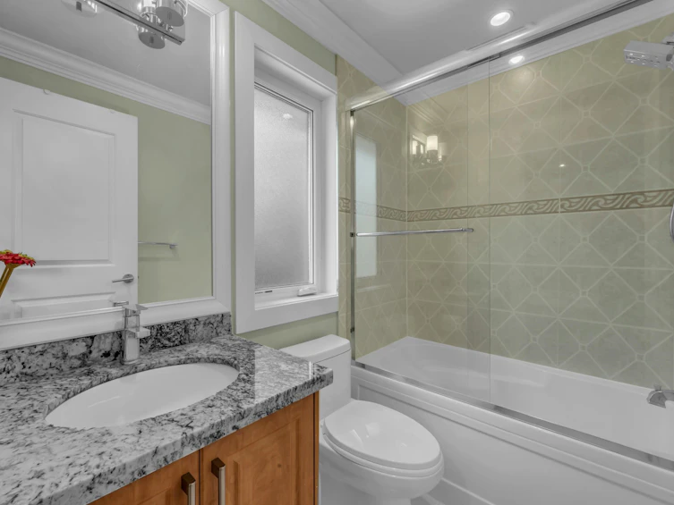 1835 Mathers Avenue, West Vancouver, BC, V7V 2G6 - 26