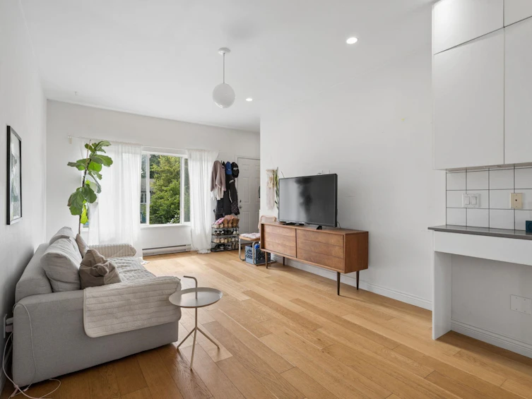 3559 Lakewood Street, Vancouver, BC, V5N 4V7 - 3