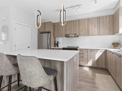 116-8335 Nelson Street - 4