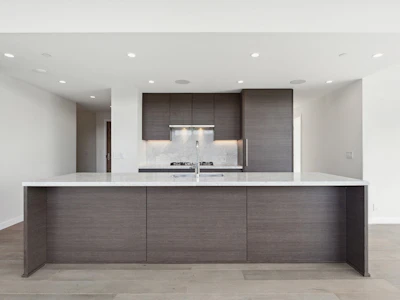 2602-305 Morrissey Road - 4