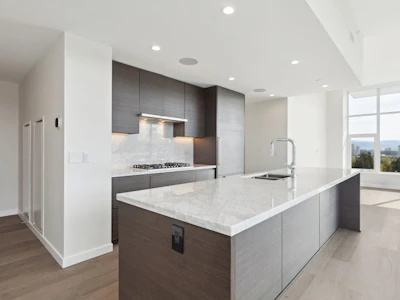 2602-305 Morrissey Road - 3