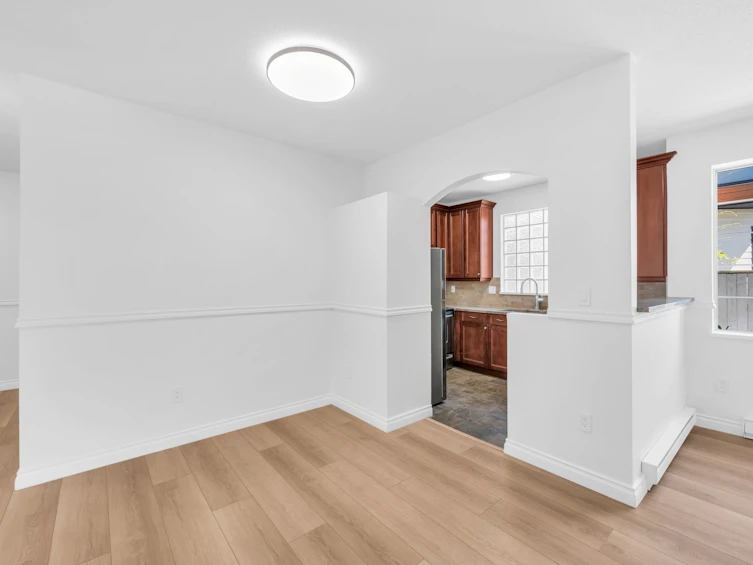 110-125 W 18th Street, North Vancouver, BC, V7M 1W5 - 9