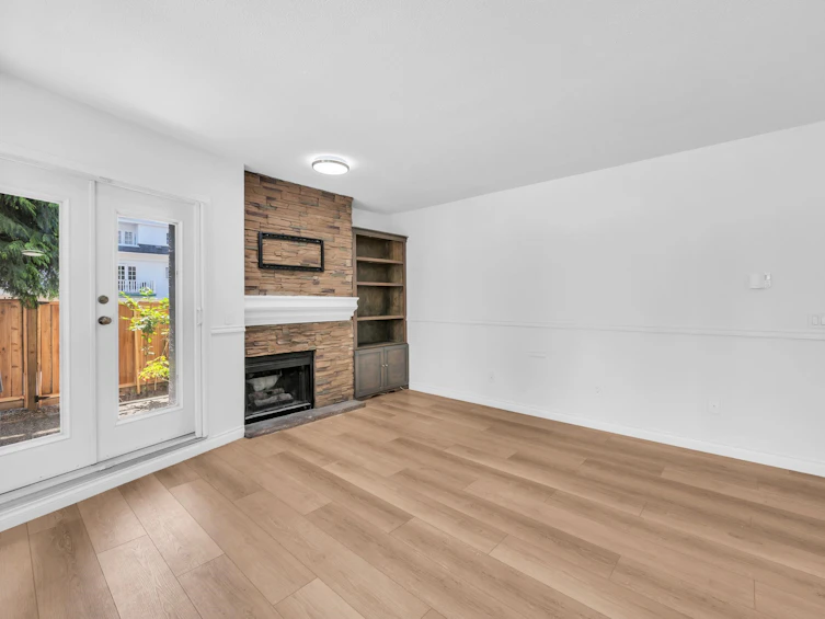 110-125 W 18th Street, North Vancouver, BC, V7M 1W5 - 6