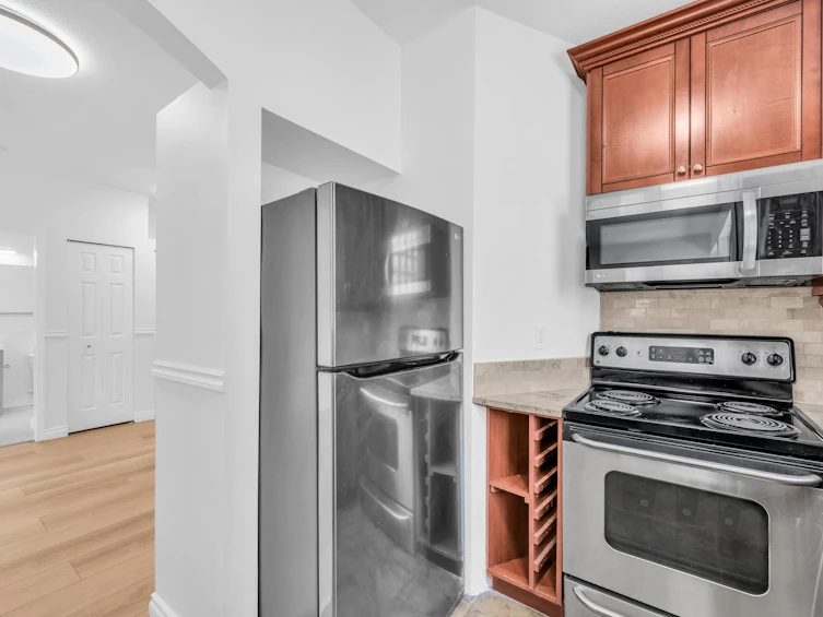 110-125 W 18th Street, North Vancouver, BC, V7M 1W5 - 11