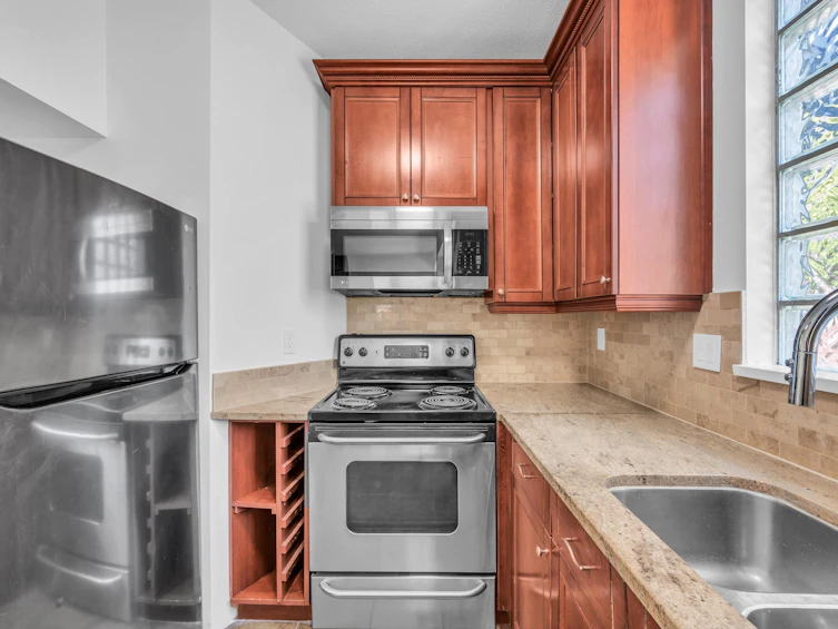 110-125 W 18th Street, North Vancouver, BC, V7M 1W5 - 14