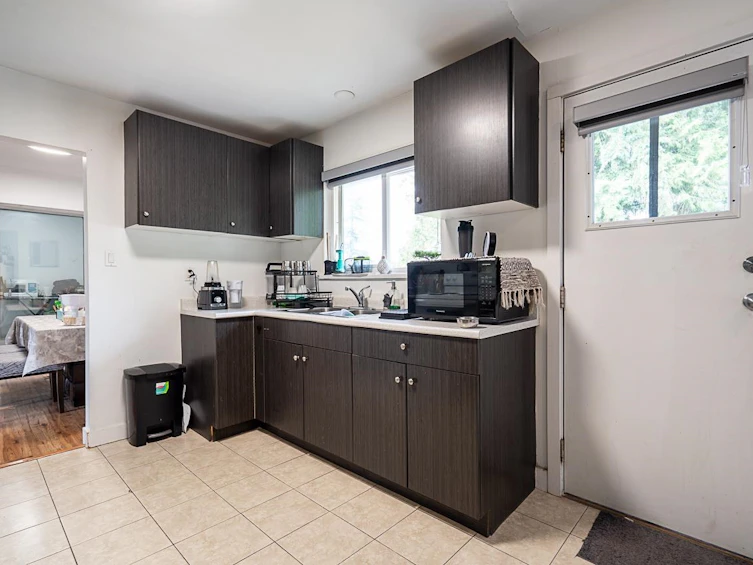 6837 144 Street, Surrey, BC, V3W 5R9 - 7