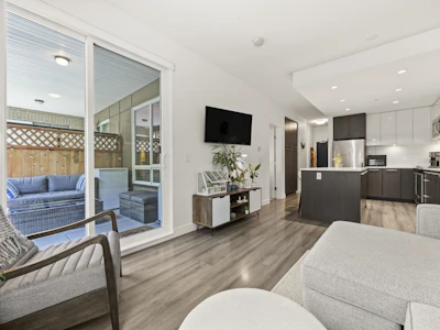 110-2382 Atkins Avenue - 3