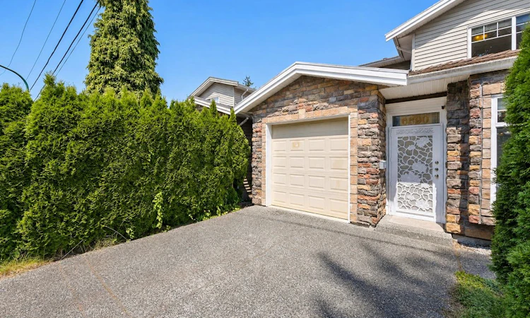 6890 Koala Crescent
