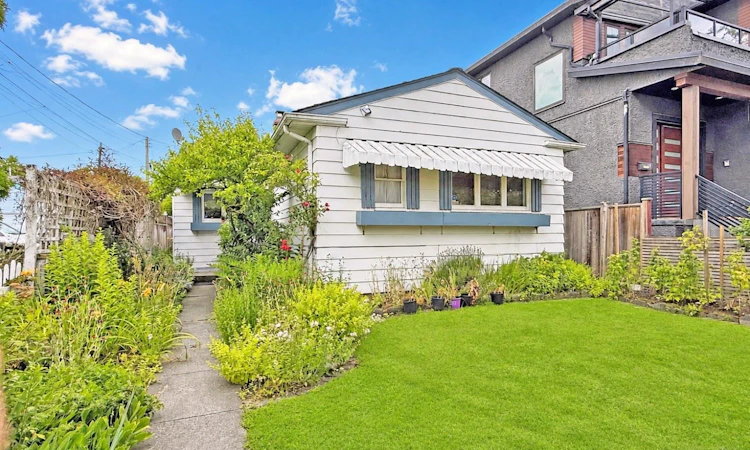 125 E 48th Avenue